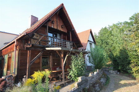 Tolles Atrium Haus, wo Natürlichkeit zu Hause ist